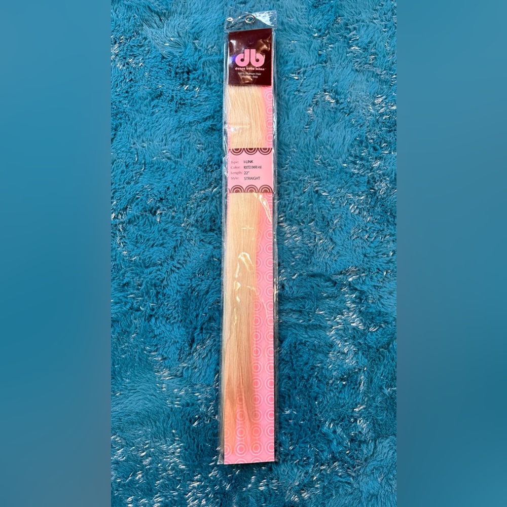 Donna Bella hair I-link Pro straight Color Rooted Ombré #4/60. Length is 22 in